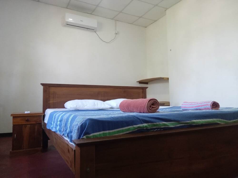 Велигама: Charming 2-bed Apartment in Weligama