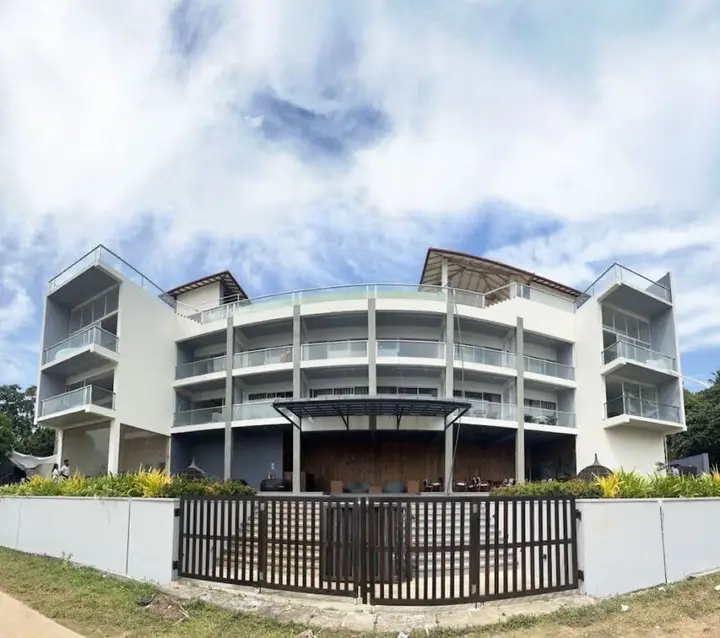 Диквелла: Mazarine Surf Suites