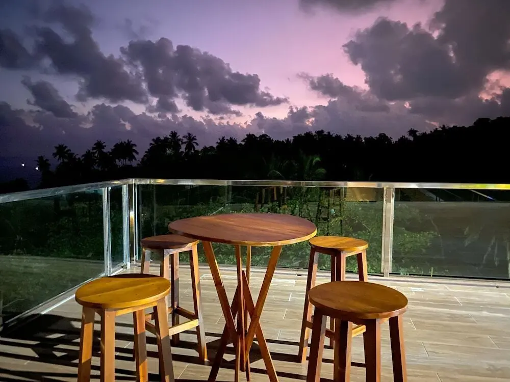 Диквелла: Mazarine Surf Suites