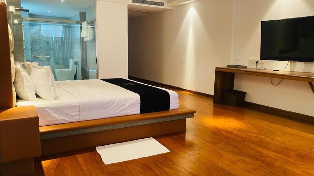 Диквелла: Mazarine Surf Suites