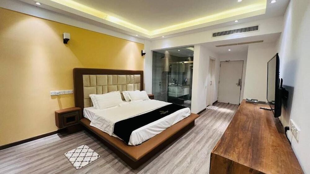 Диквелла: Mazarine Surf Suites