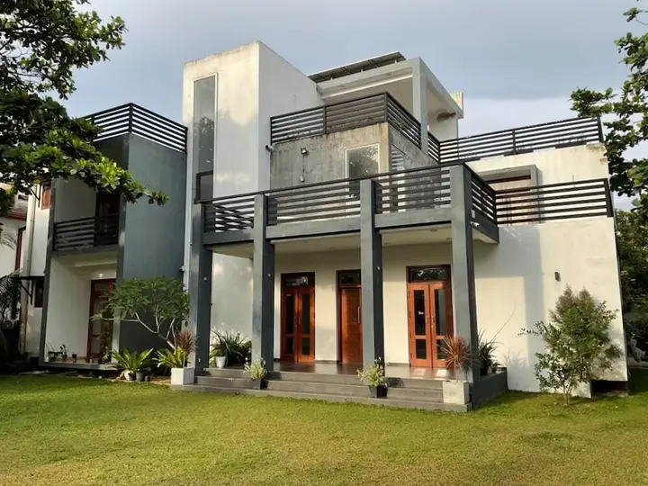 Галле: Spacious Stand-alone 2-bed Villa in Galle