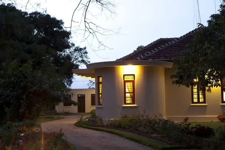 Канди: The Amaya Bungalow