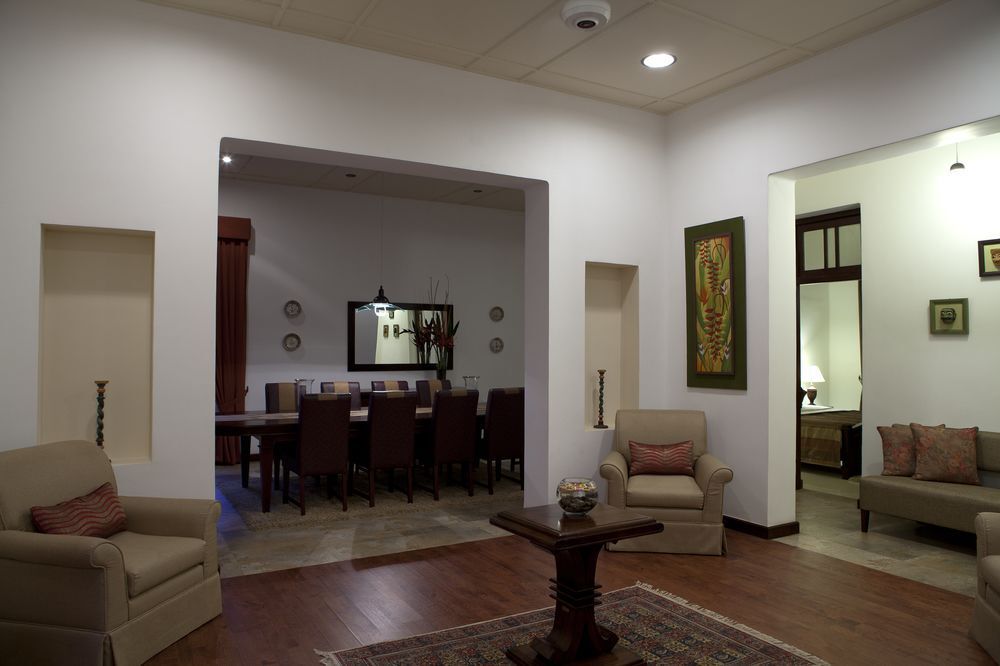 Канди: The Amaya Bungalow