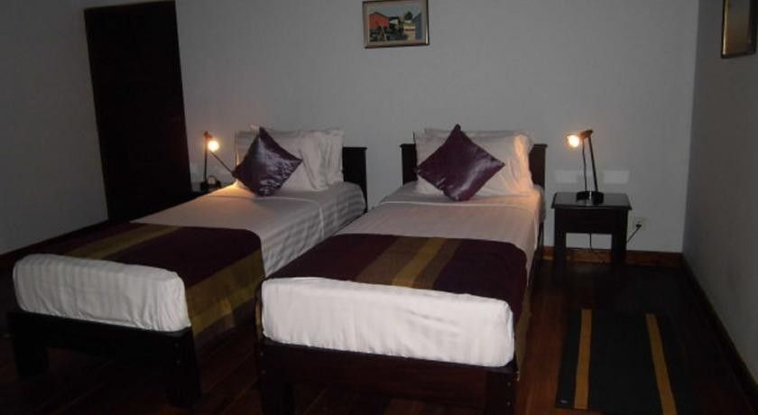 Чилав: C & I Beach Hotel