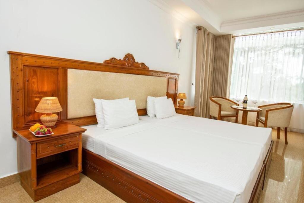 Полоннарува: Отель Hotel Sudu Araliya