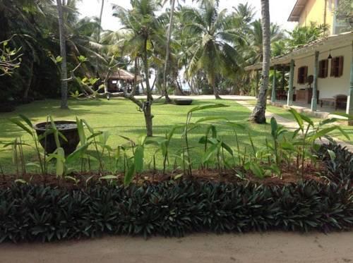 Хиккадува: The Beach House