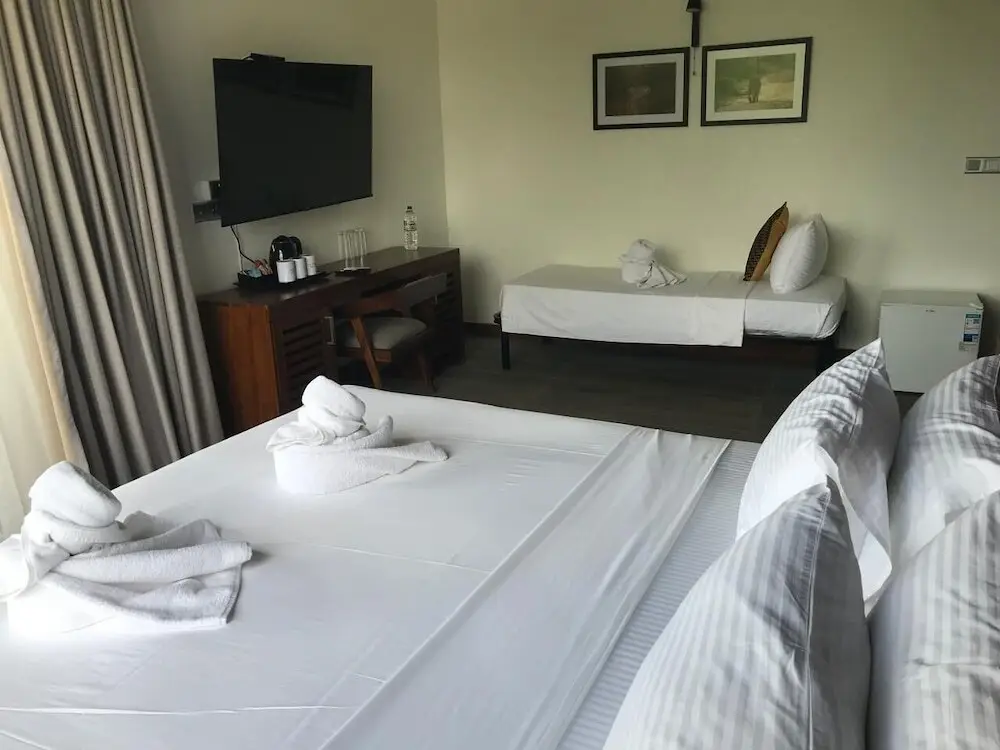 Анурадхапура: Thimbiri Wewa Resort - Wilpattu
