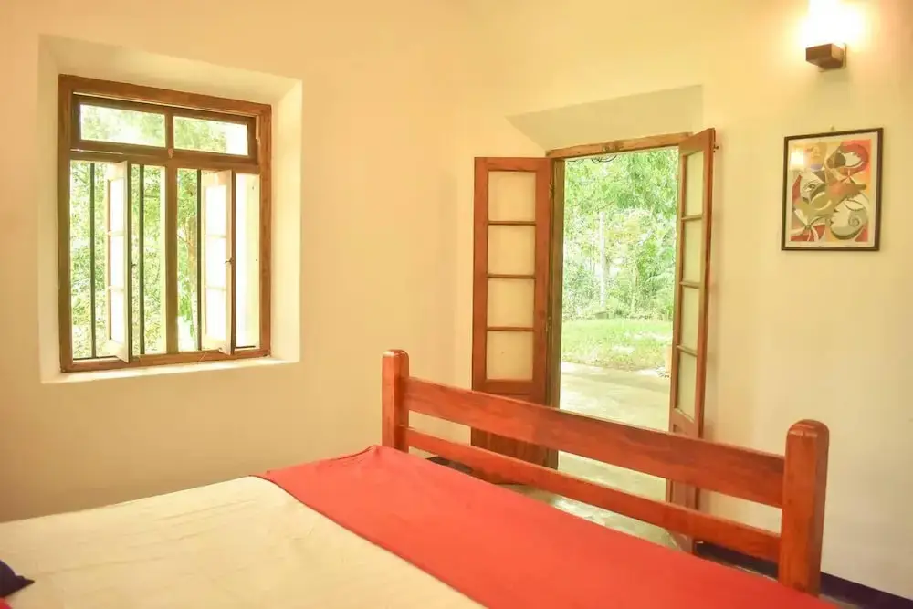 Хиккадува: Charming & Historical 3-bed Bungalow in Hikkaduwa