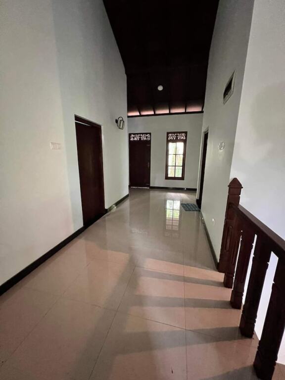 Хинатигала Джанкшен: Impeccable 3-bed House in Unawatuna, Galle