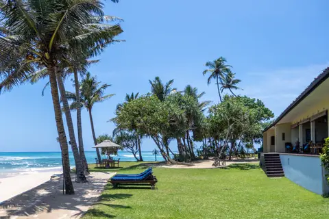 South Point Villa - 3 bedroom Beach Front Villa — фото 1