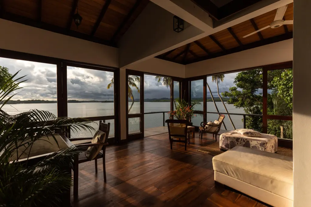 Каталува: Вилла South Point Cottage 3 bedrooms Lake front
