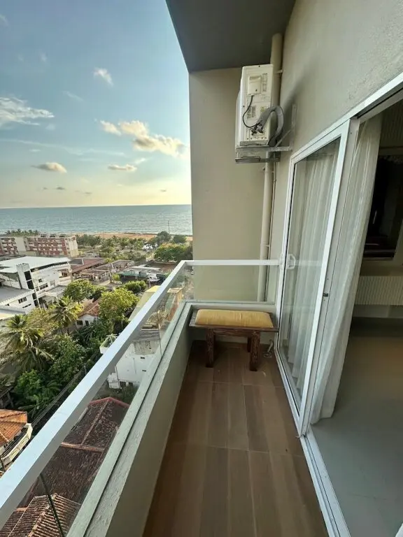 Негомбо: Immaculate 1-bed Apartment in Negombo