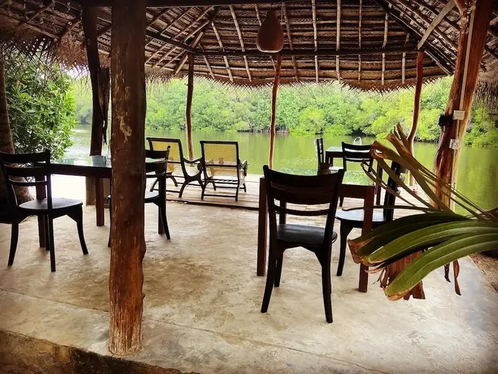 Мараколлия: coconut island cabanas
