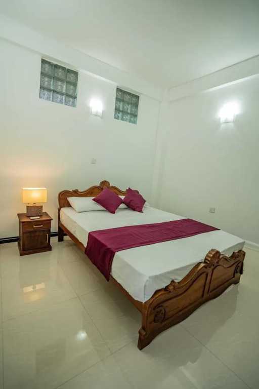 Канди: Spacious 4-bed Apartment in Katugastota