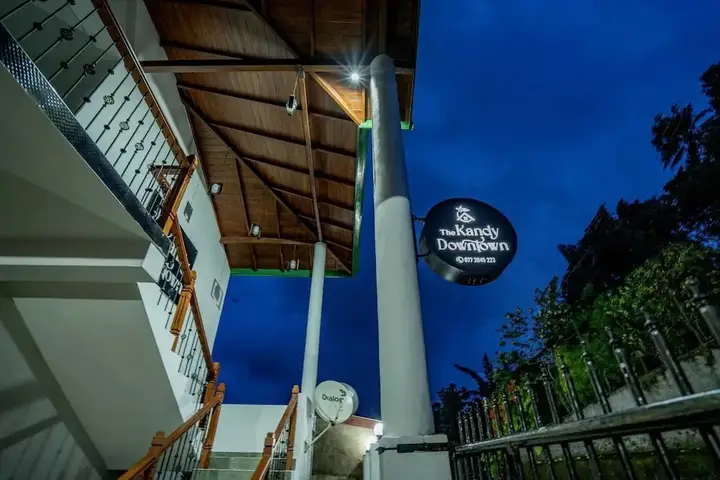 Канди: Spacious 4-bed Apartment in Katugastota