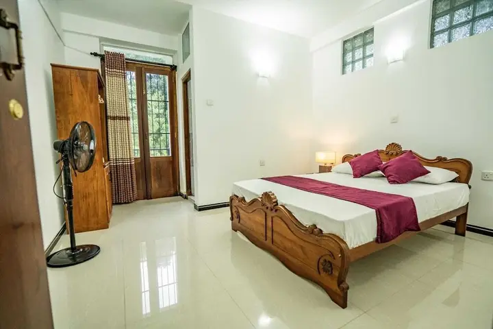 Канди: Spacious 4-bed Apartment in Katugastota