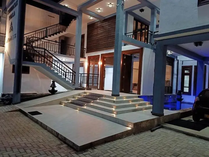 Анурадхапура: Pinnacle Villa