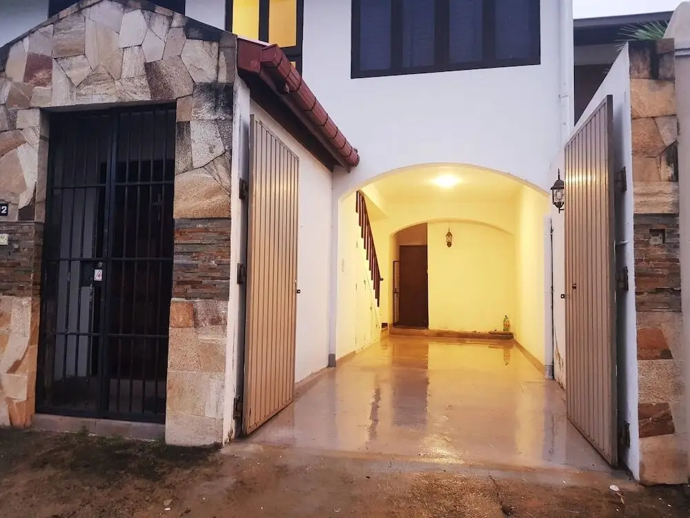 Коломбо: Myhavelock Town Studio Apt, With Own Pvt Gate Parking in Main City