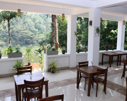 Канди: Kandy Rivers Edge Nature Resort