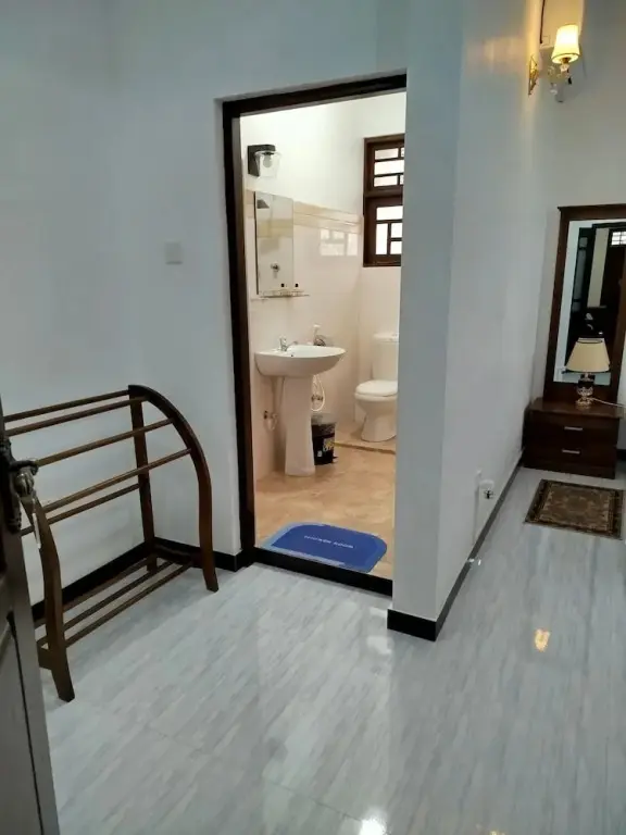 Негомбо: Cosy White Palace
