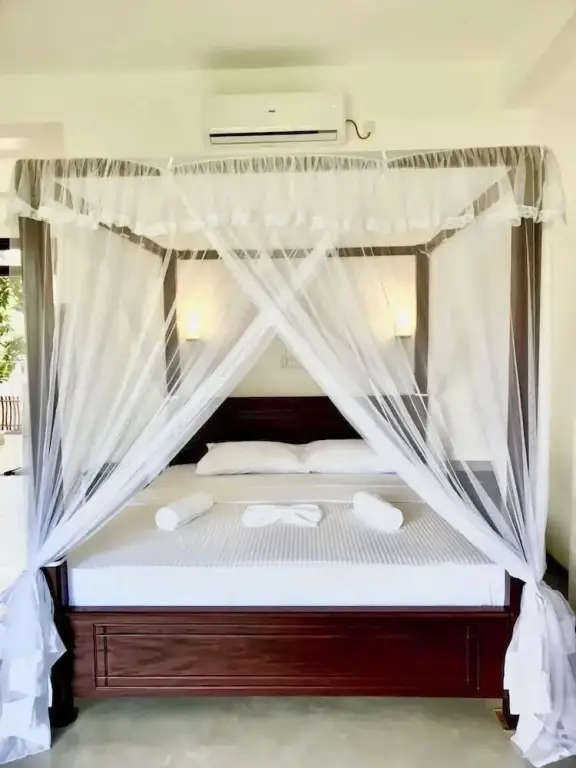 Хиккадува: Cocosurf House