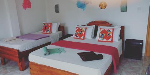 Элла: Vantage Hotel