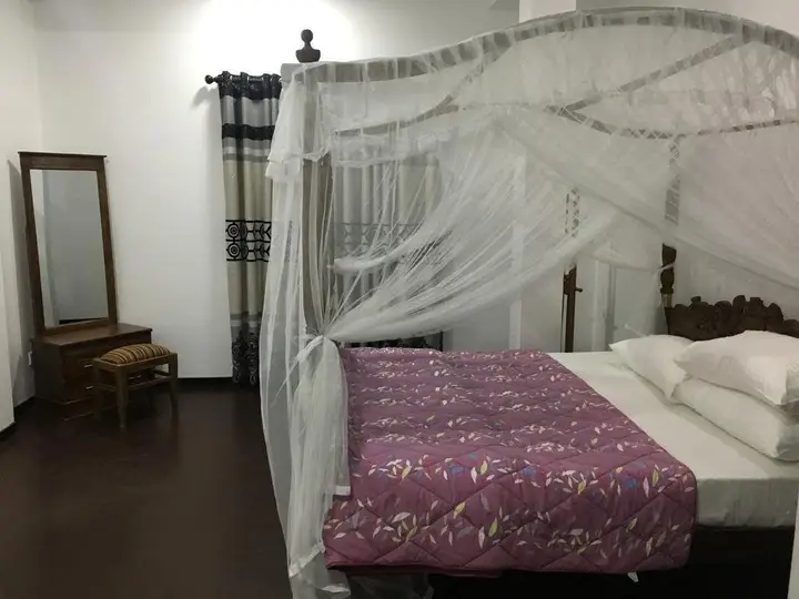 Унаватуна: The Gray Villa