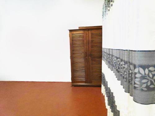 Диквелла: Cinnamon House