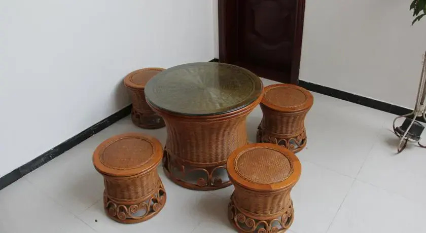 Чичжоу: Jiuhuamiao Qianguzhen Renjia