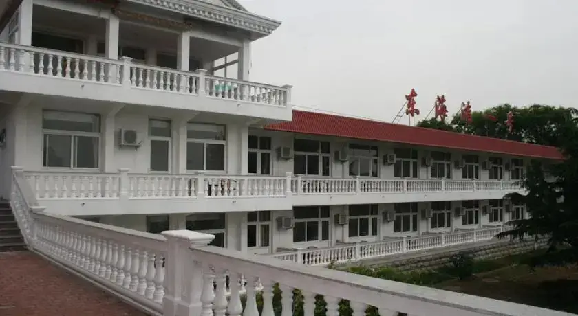 Beidaihe East Beach Seaview Hotel — фото 1