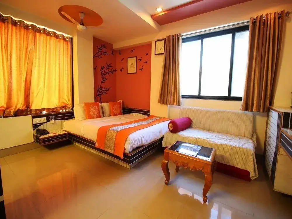 Ахмедабад: OYO Rooms Sola SG Highway 2