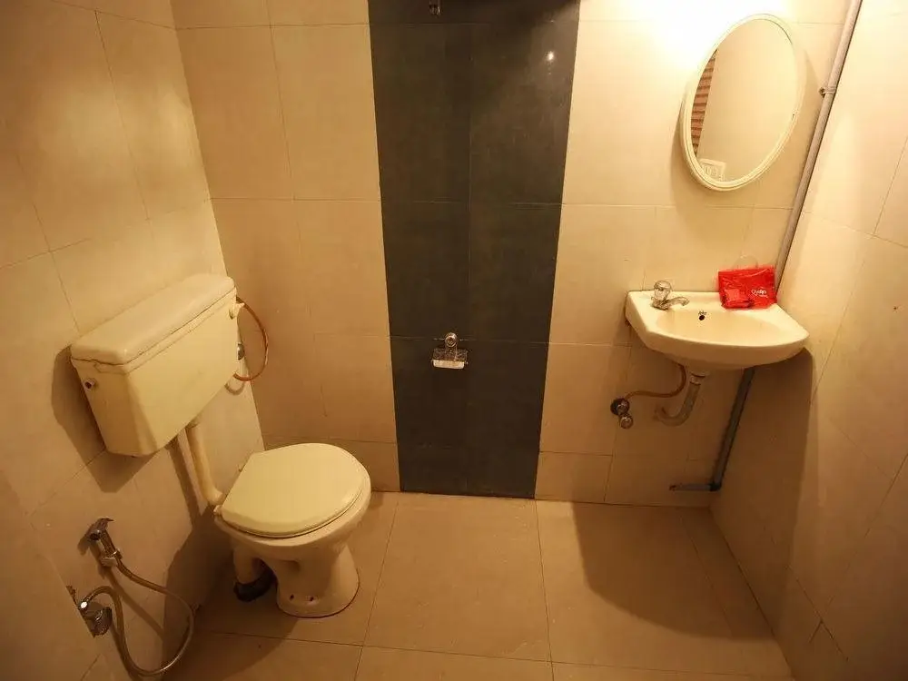 Ахмедабад: OYO Rooms Sola SG Highway 2