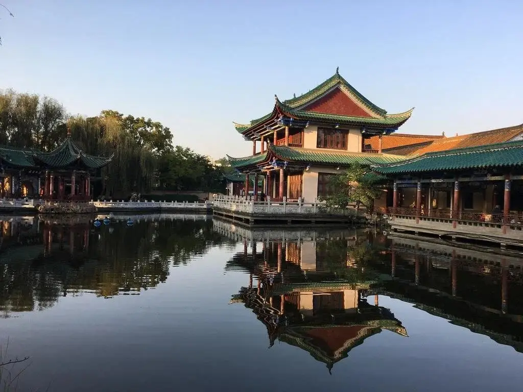 Куньмин: Home Inn Kunming West Changhong Road Metro Station