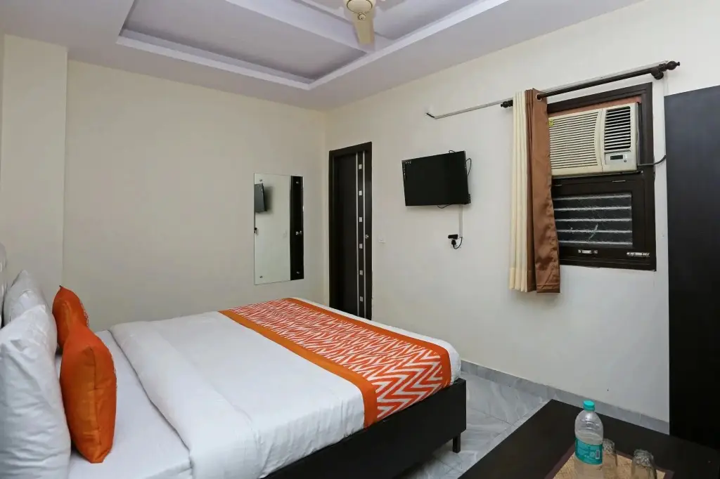 Нойда: OYO Rooms Noida Expressway Sector 44