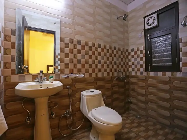 Нойда: OYO Rooms Noida Expressway Sector 44