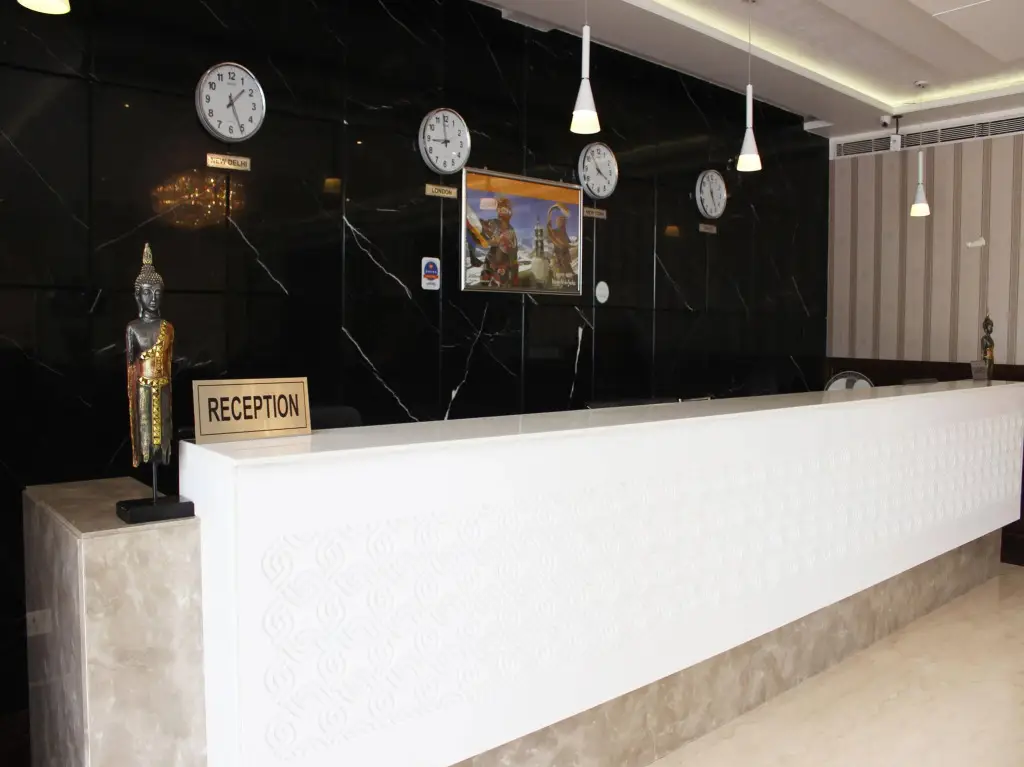 Агра: Capital O 3773 City Square And Suites
