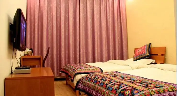 Дали: Dali Color Clouds Hall Inn
