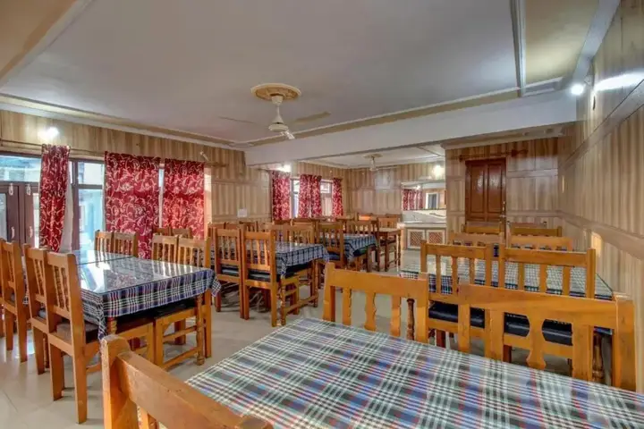 Шринагар: Hotel Luxury Inn