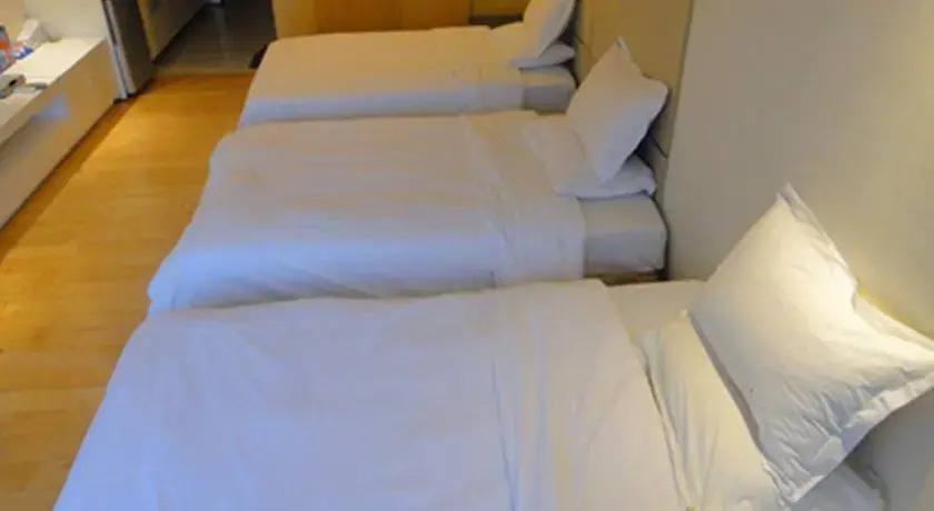 Гуанчжоу: Private-Enjoyed Home Apt. of R&F Wales Apartment