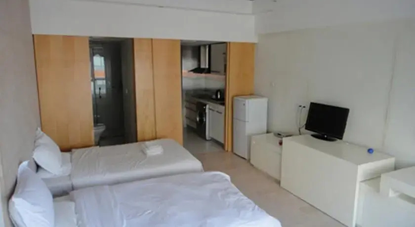 Гуанчжоу: Private-Enjoyed Home Apt. of R&F Wales Apartment