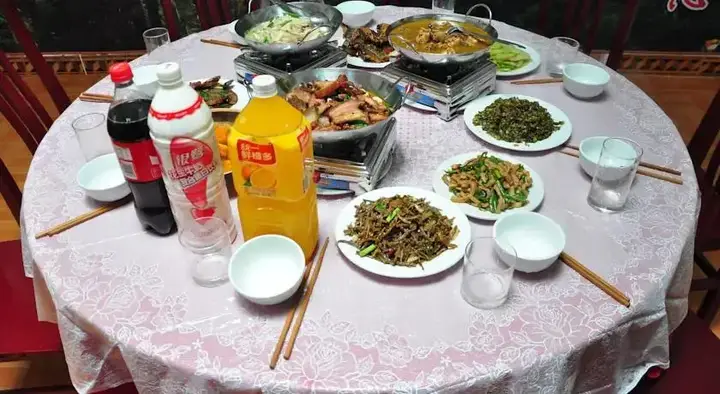 Чжанцзяцзе: Jinfeng Hostel Zhangjiajie