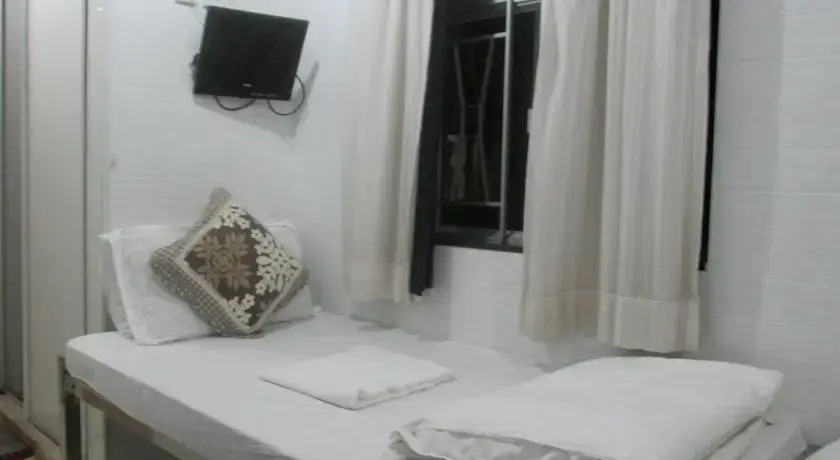 Гонконг: Angel Guest House (13/F & 14/F)