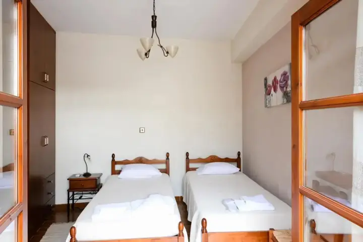 Пейя: Villa Saint George Stone Costa Demetriou