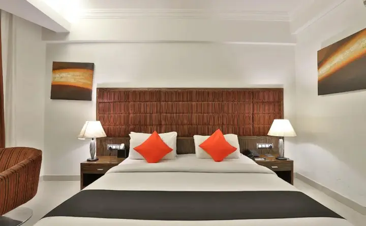 Бхаруч: Capital O 23123 Hotel Kohinoor