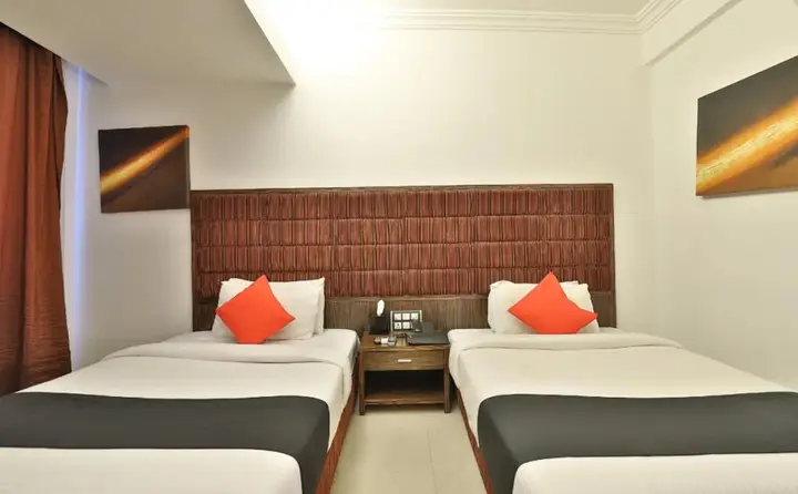 Бхаруч: Capital O 23123 Hotel Kohinoor