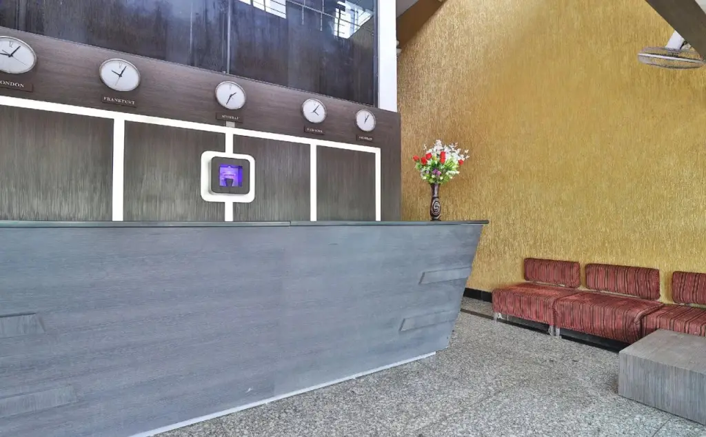 Бхаруч: Capital O 23123 Hotel Kohinoor