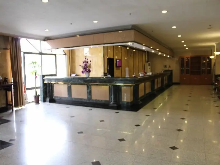 Циндао: Jinjiang Ducheng Qingdao Chengyang Government Branch