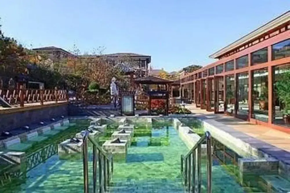 Далянь: Golden Pebble Tang Dynasty International Hot Spring Resort