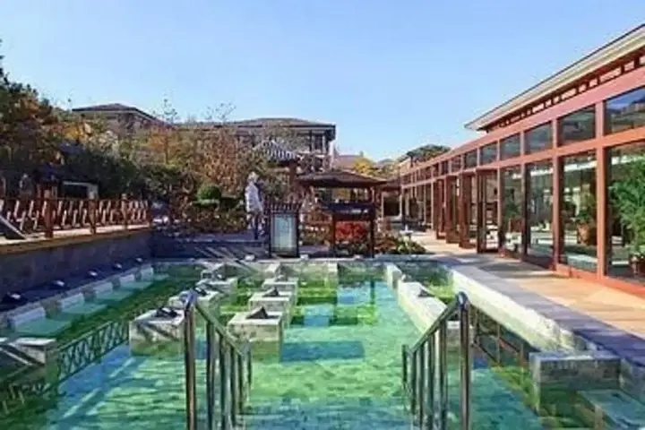 Далянь: Golden Pebble Tang Dynasty International Hot Spring Resort